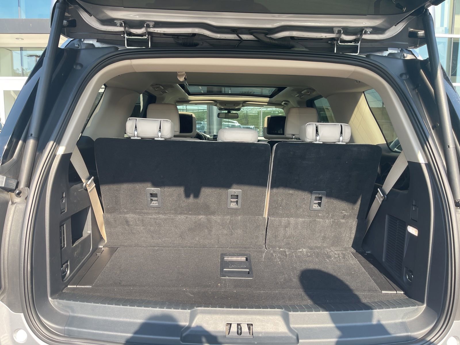 Used 2024 Ford Expedition Platinum image 11