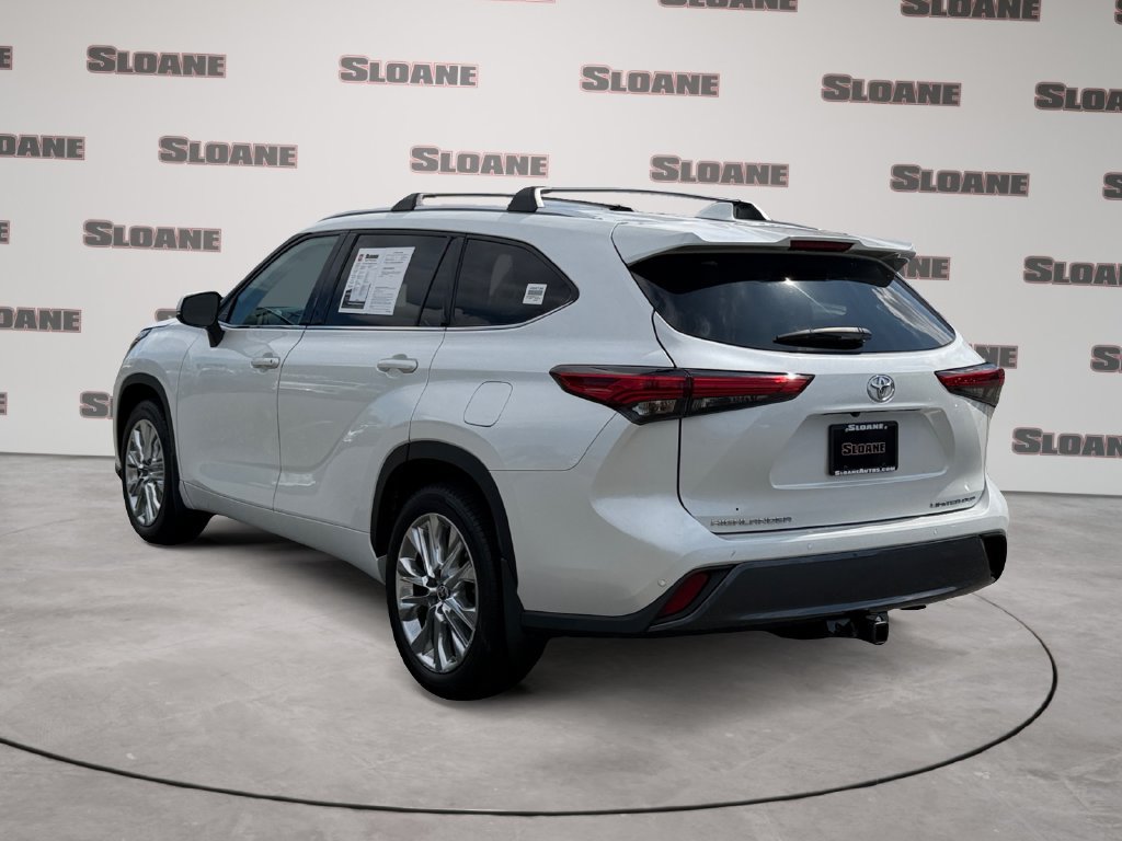 Used 2023 Toyota Highlander Limited AWD/4WD image 3