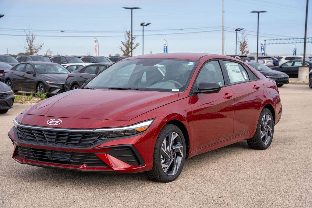 New 2025 Hyundai Elantra Sport image 3