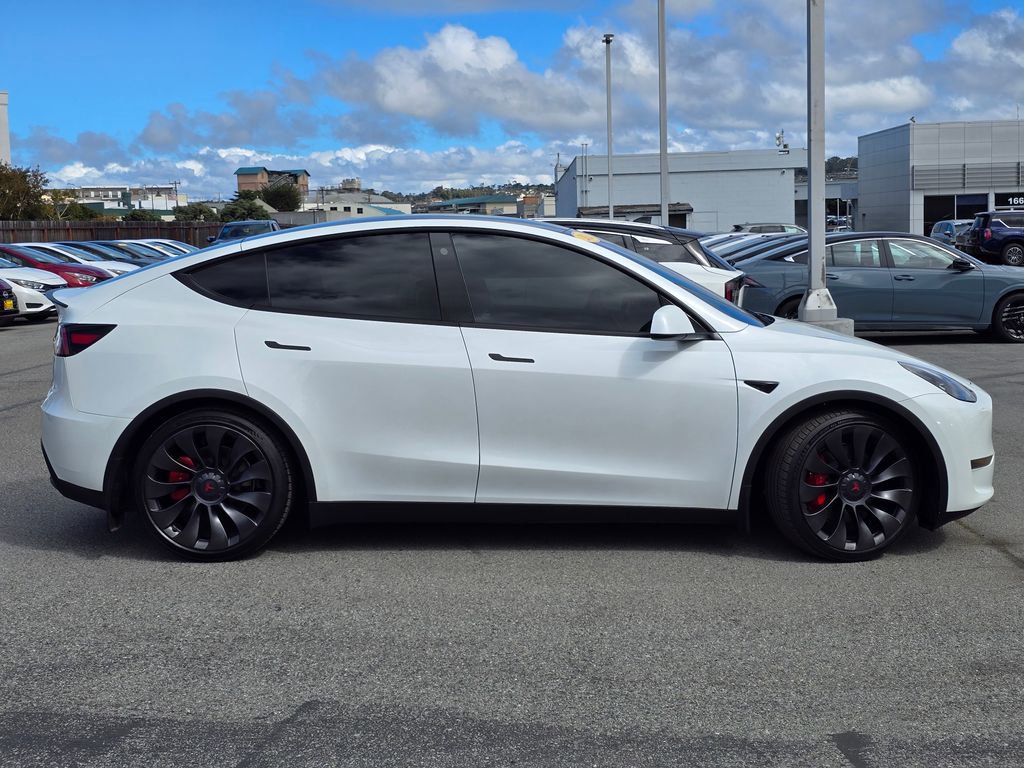 Used 2023 Tesla Model Y Performance image 32