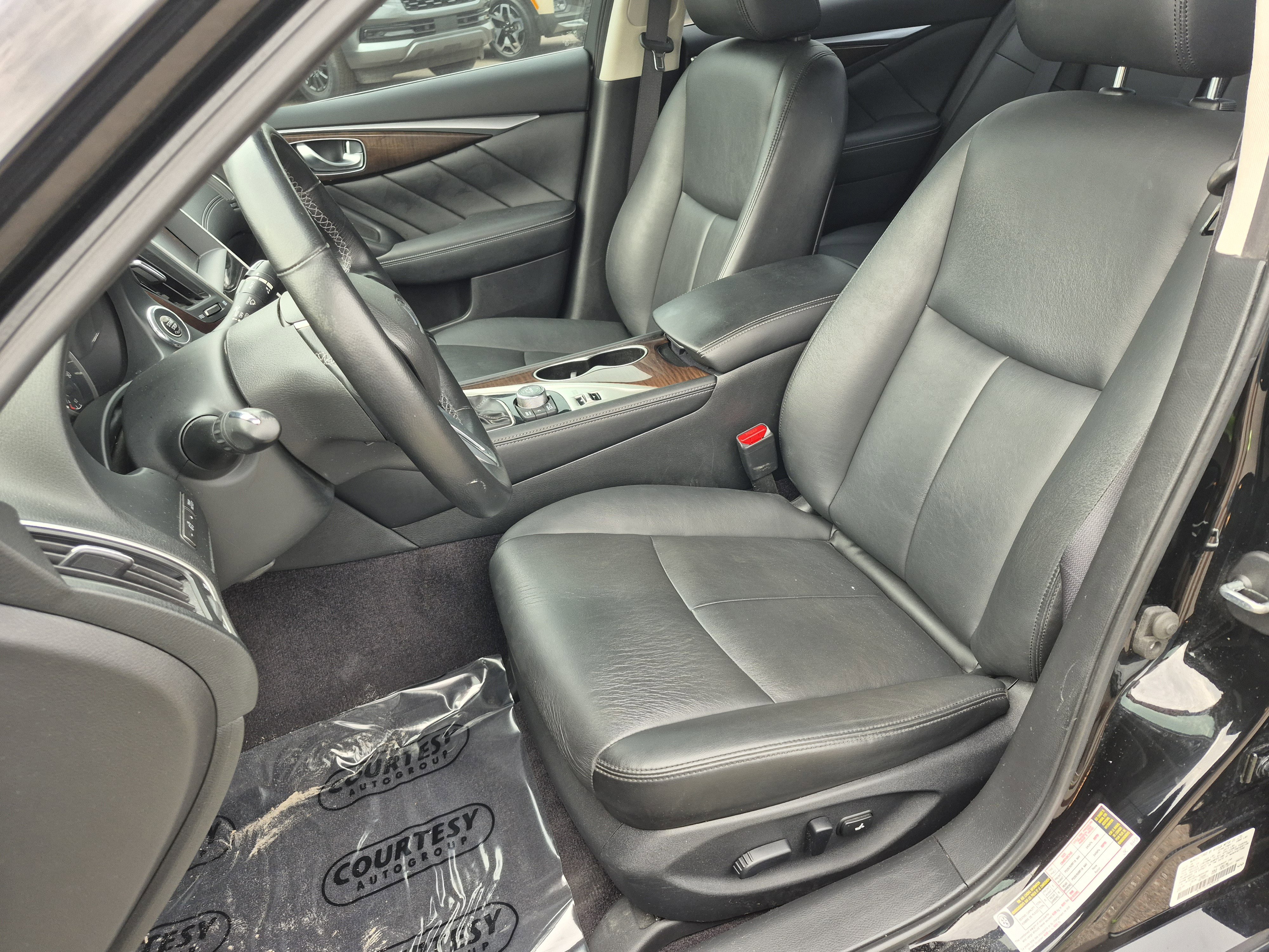 Used 2018 INFINITI Q50 Luxe w/ Essential Package (3.0T Luxe) RWD image 22