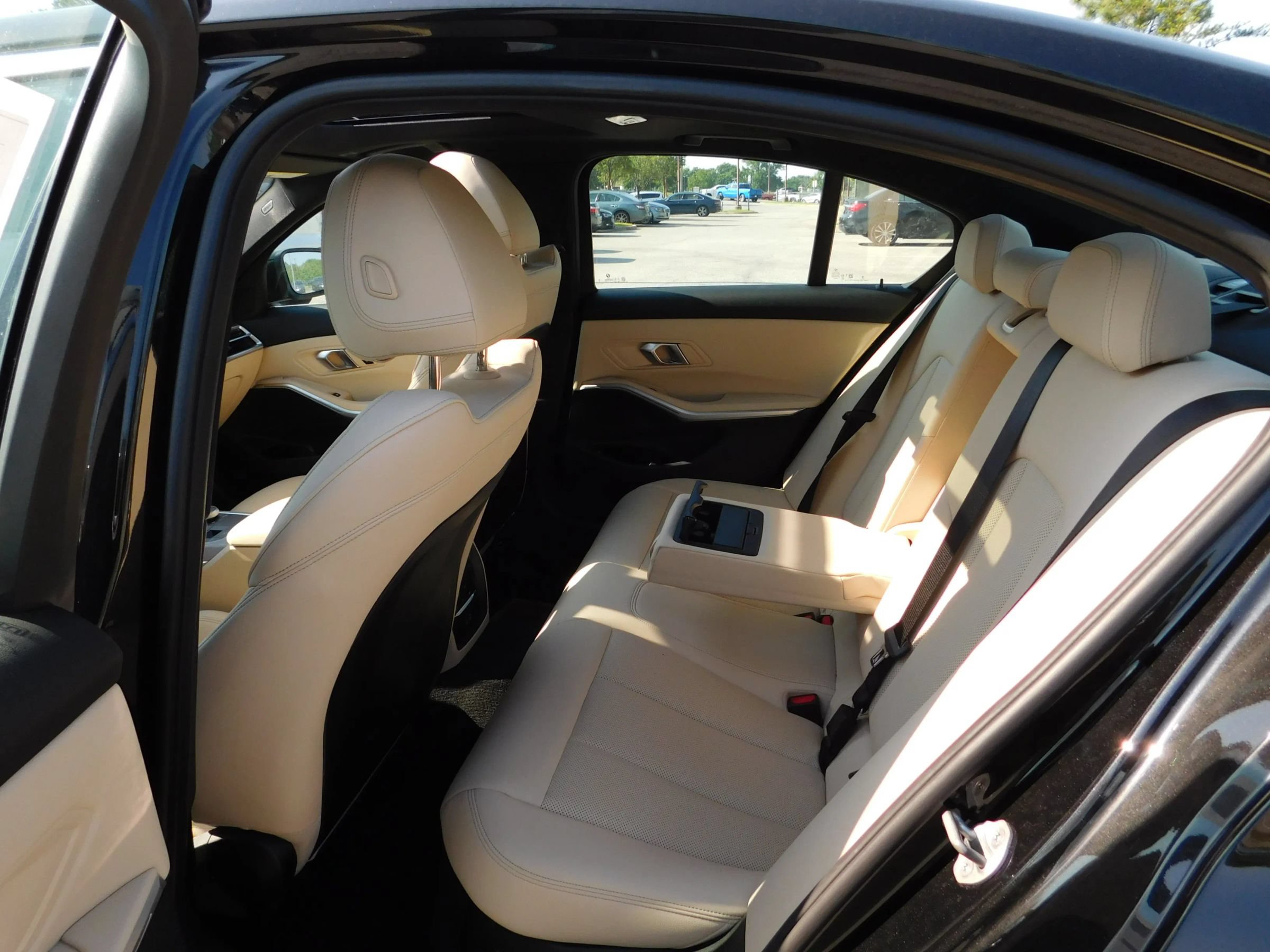 Used 2025 BMW 330i Sedan RWD image 8