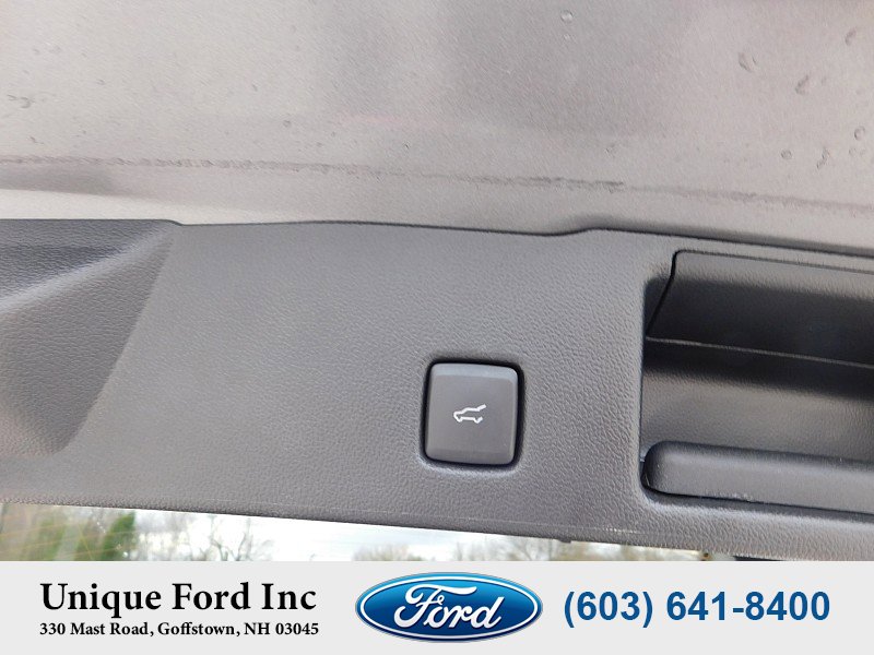 Used 2022 Ford Escape SEL w/ SEL Stealth AWD Package image 10