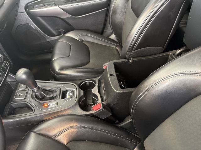 Used 2019 Jeep Cherokee Latitude Plus image 22