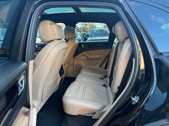 Used 2019 Porsche Cayenne E-Hybrid image 27