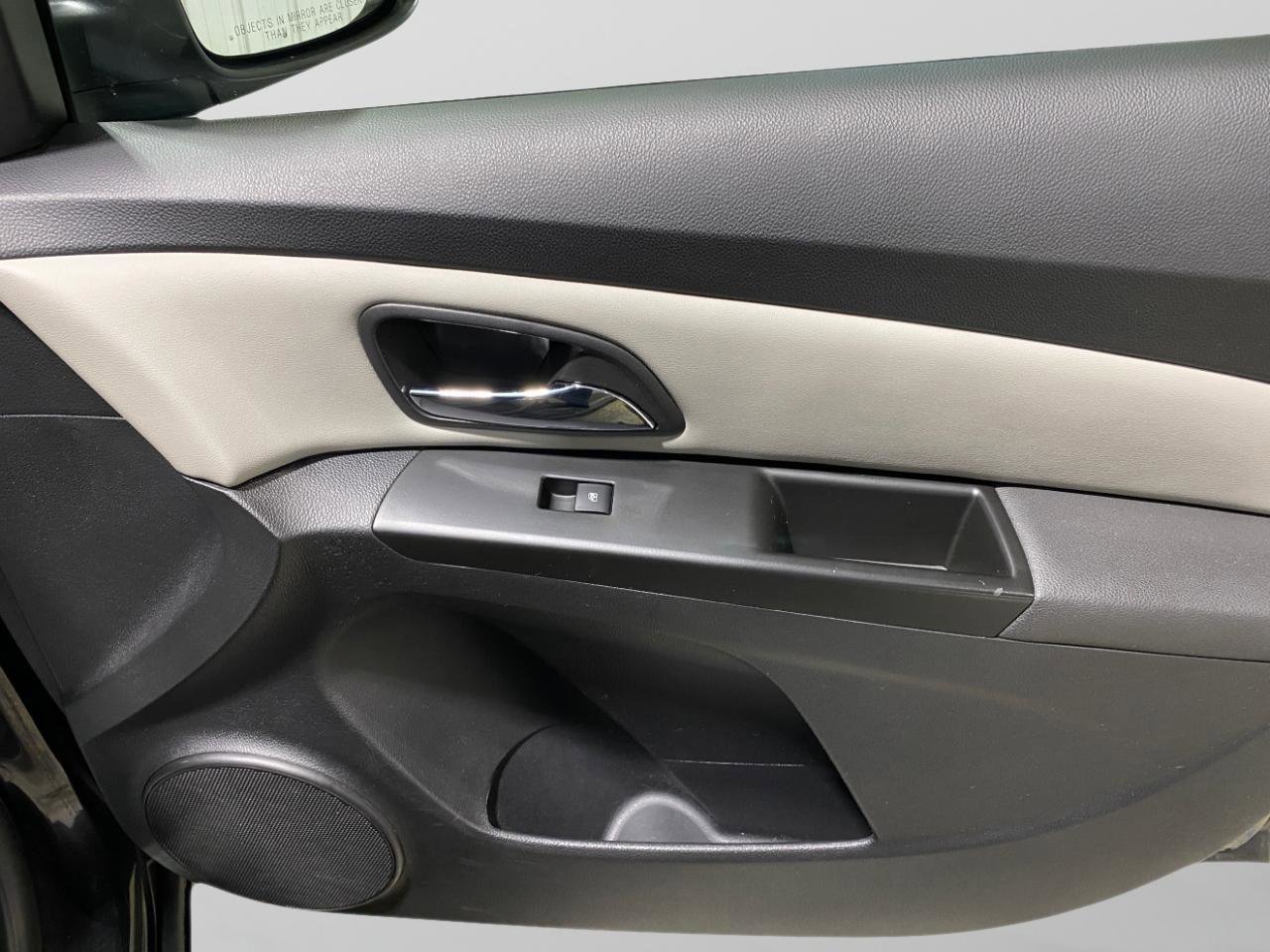 Used 2014 Chevrolet Cruze LS FWD image 18