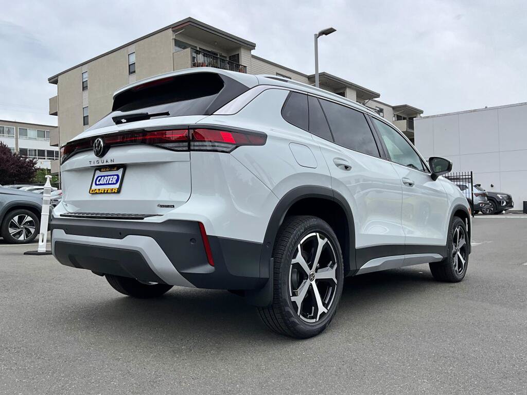 New 2026 Volkswagen Tiguan SE AWD/4WD image 8
