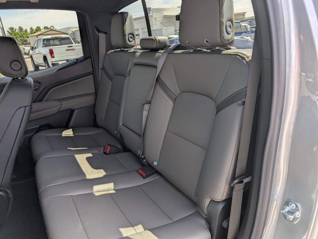New 2026 Chevrolet Colorado ZR2 AWD/4WD image 13