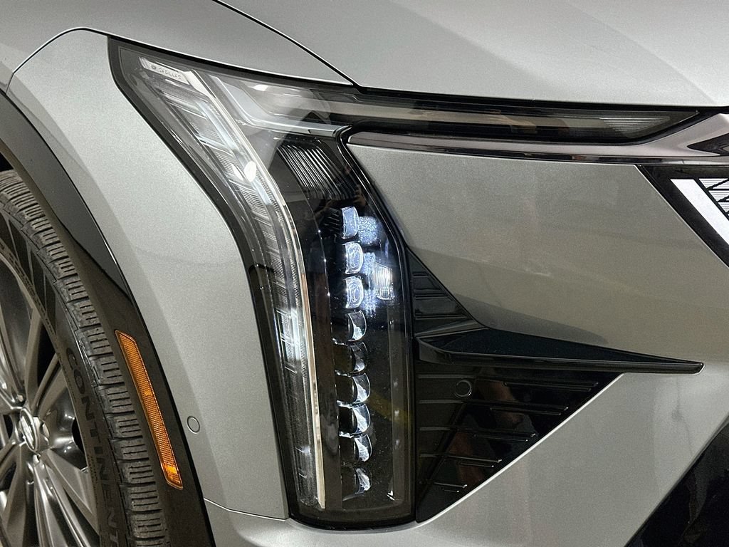 Certified 2025 Cadillac Optiq Sport 2 AWD/4WD image 42