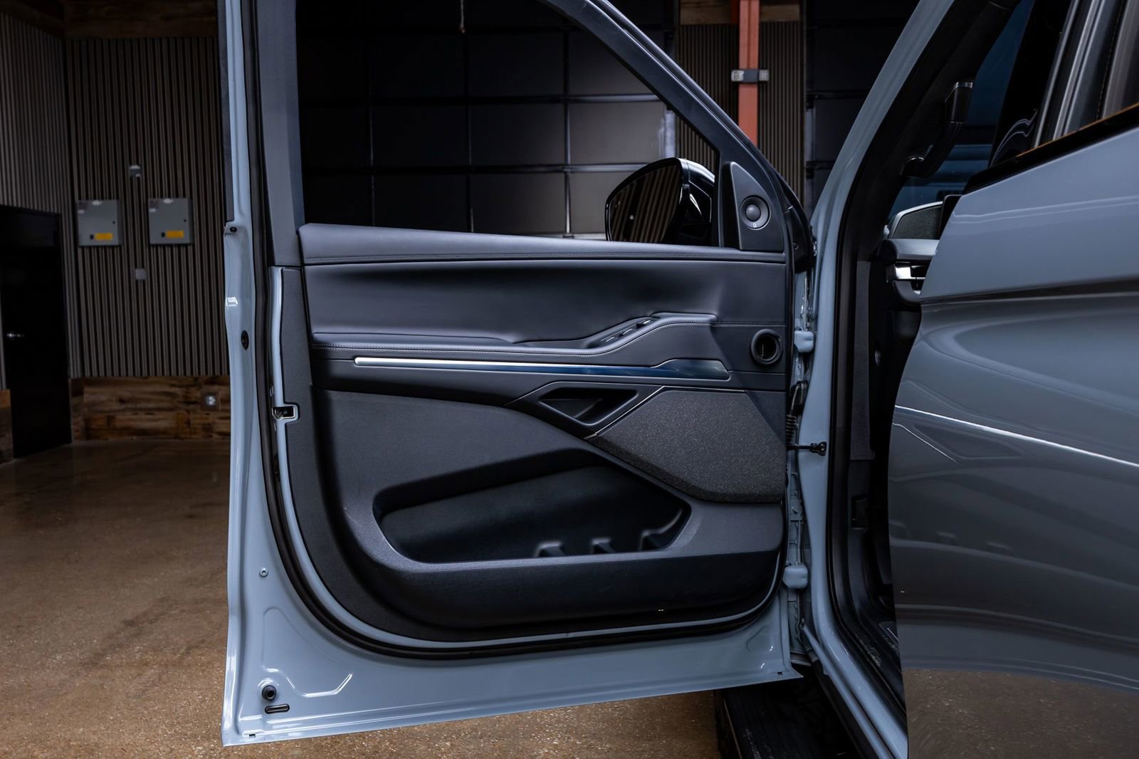 Used 2025 Lincoln Navigator L Reserve w/ Jet Appearance Package image 37