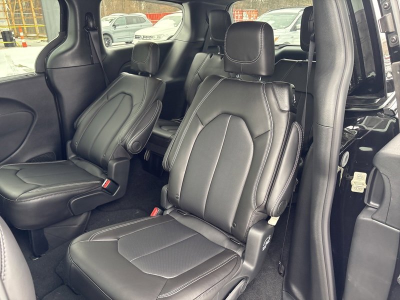 New 2026 Chrysler Pacifica Select w/ S Appearance Package image 13