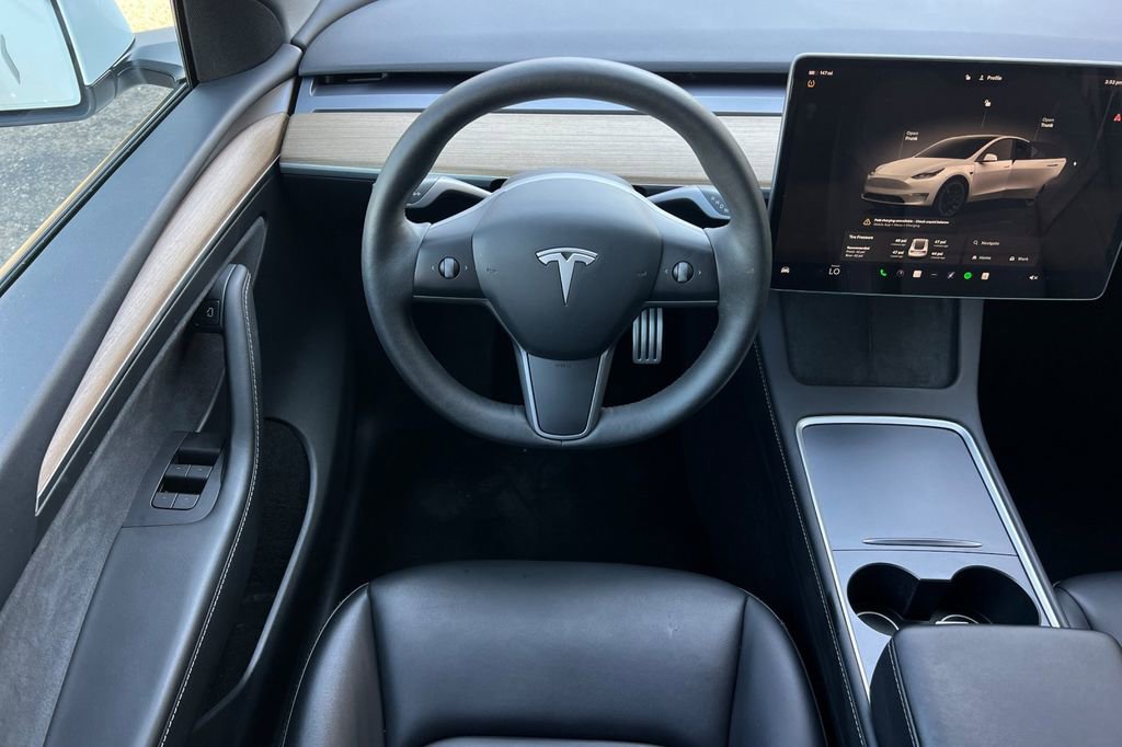 Used 2023 Tesla Model Y Performance image 18