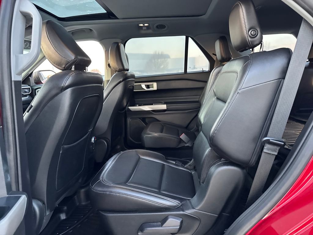 Used 2020 Ford Explorer XLT w/ Equipment Group 202A image 14
