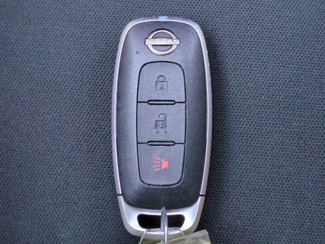 Used 2023 Nissan Rogue S image 28