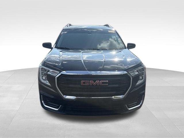 Used 2022 GMC Terrain SLE w/ Driver Convenience Package FWD image 2