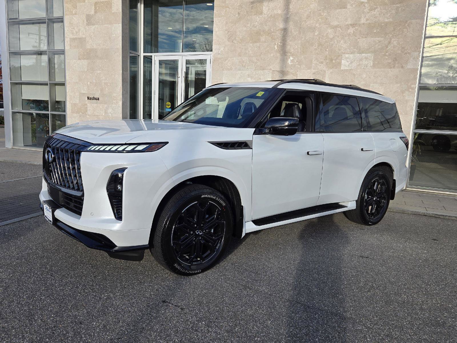 New 2026 INFINITI QX80 4WD image 2