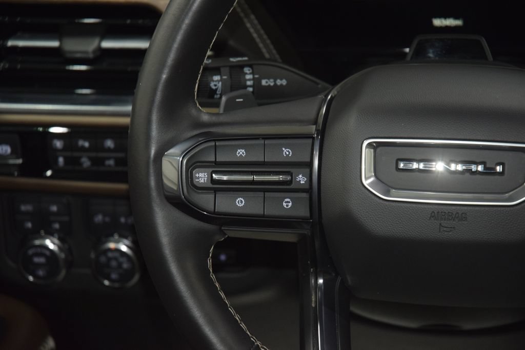 Used 2025 GMC Yukon XL Denali Ultimate w/ LPO, Floor Liner Package AWD/4WD image 38