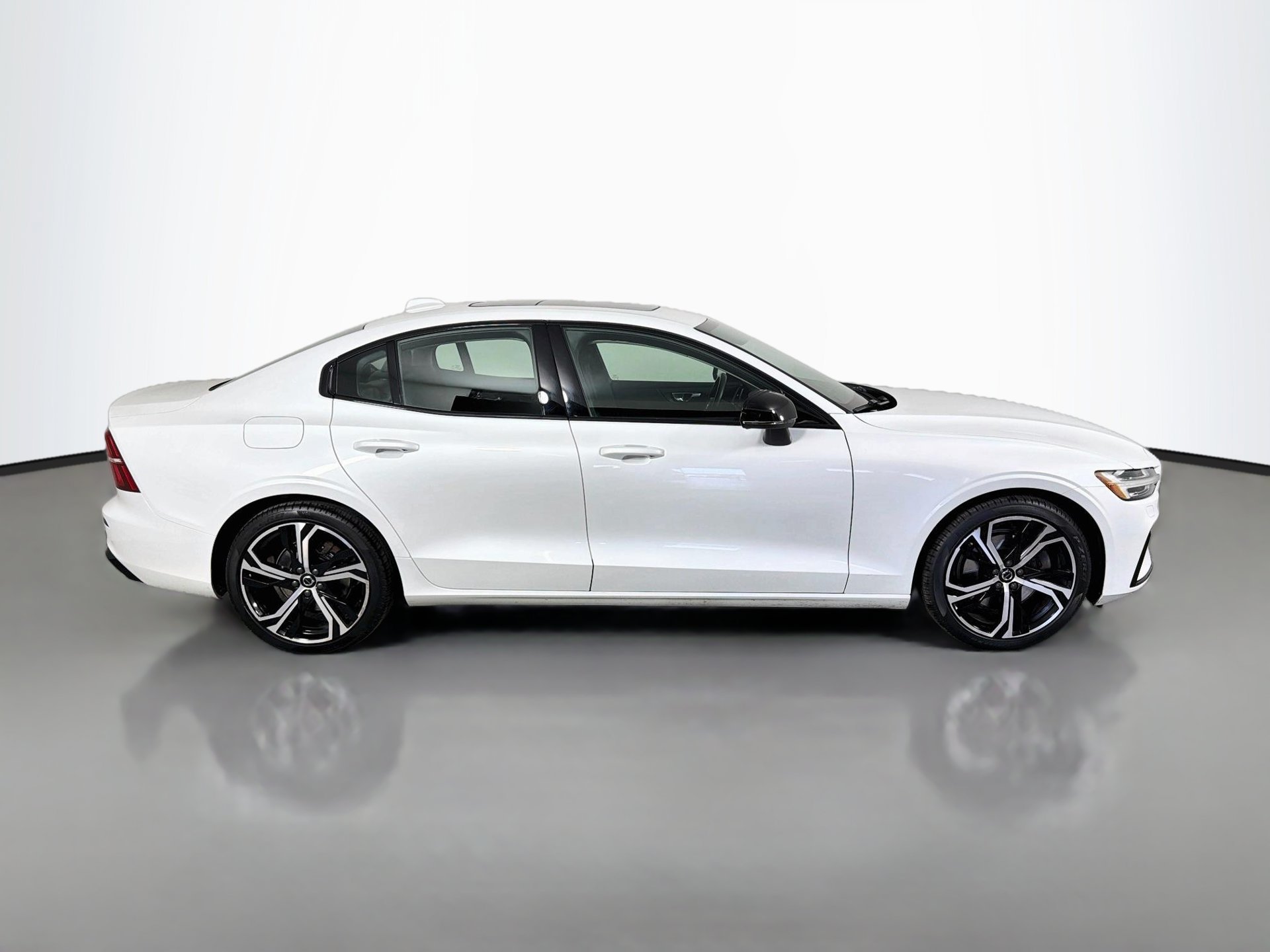 Certified 2024 Volvo S60 B5 Core w/ Climate Package AWD/4WD image 5