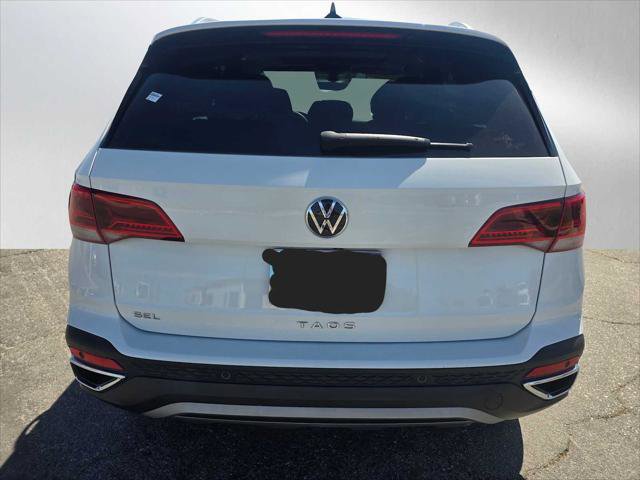 Used 2022 Volkswagen Taos SEL w/ Panoramic Sunroof Package image 4