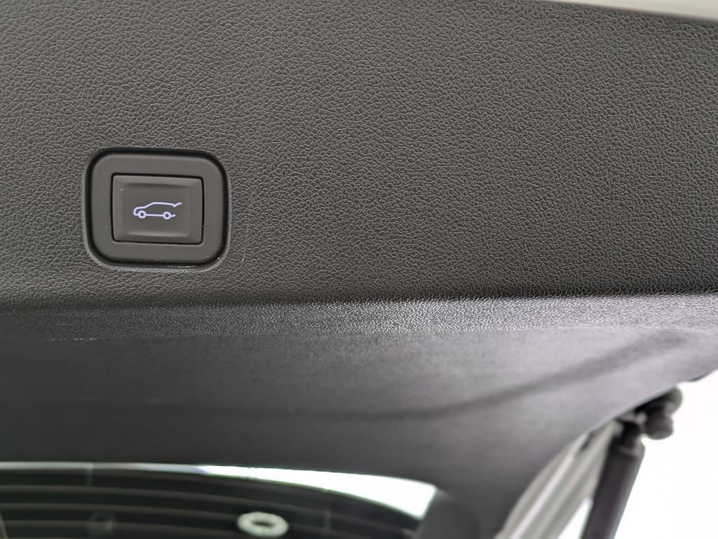 New 2026 GMC Acadia AT4 w/ LPO, Floor Liner Package AWD/4WD image 16