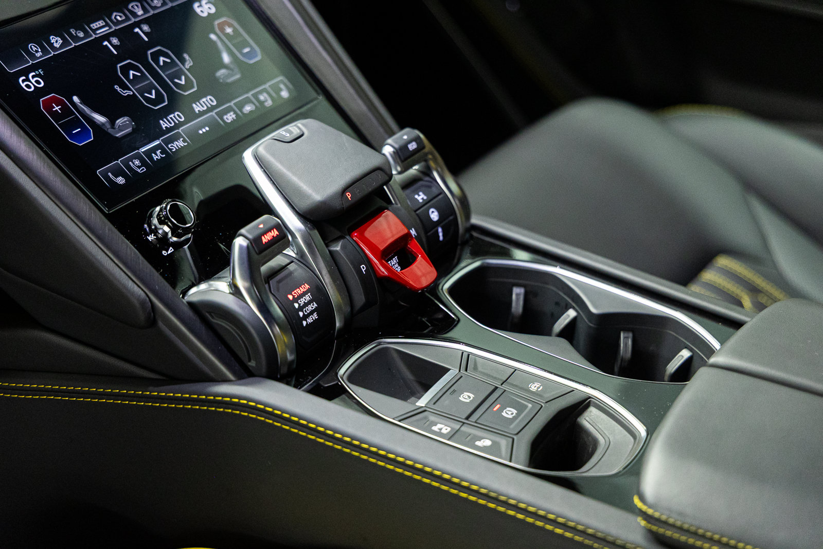 Used 2024 Lamborghini Urus S AWD/4WD image 32