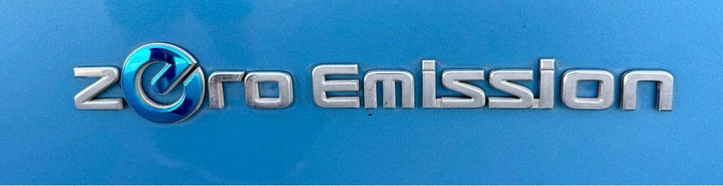 Used 2012 Nissan Leaf SL image 17