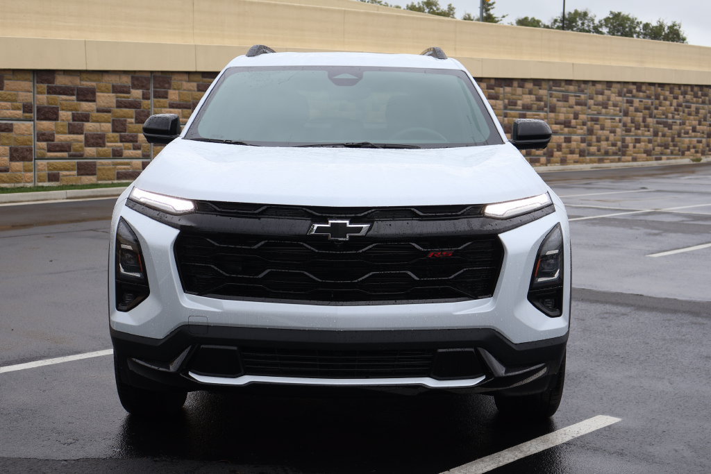 New 2027 Chevrolet Equinox RS w/ Safety and Technology Package AWD/4WD image 2