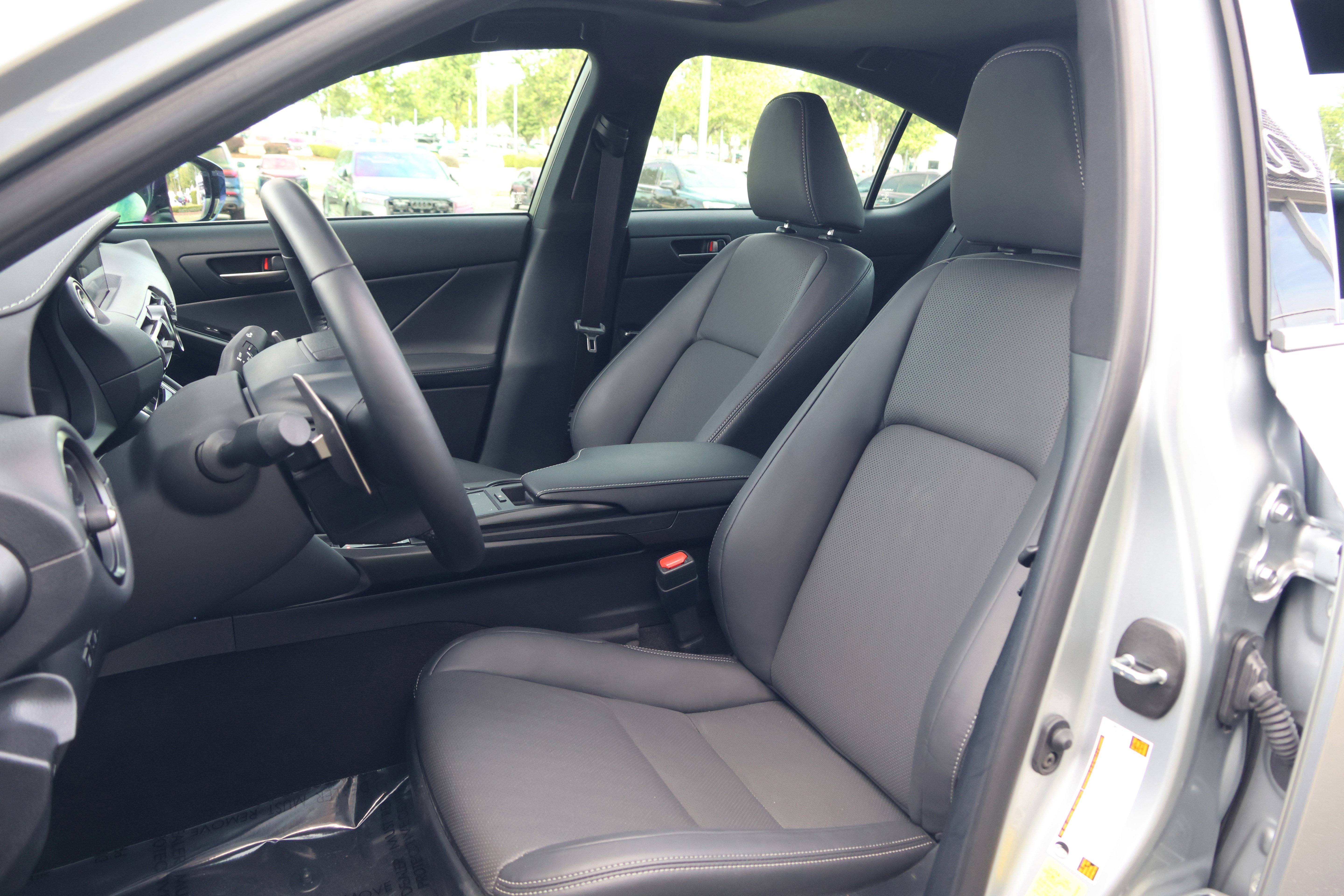 Used 2024 Lexus IS 300 w/ Comfort Package image 33