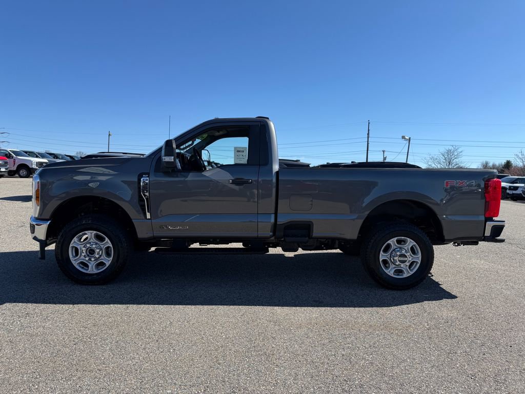 Used 2026 Ford F350 XLT w/ FX4 Off-Road Package AWD/4WD image 2