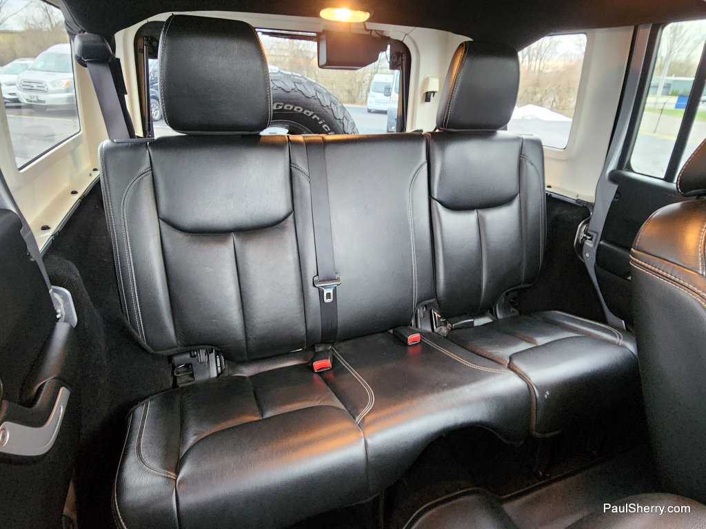 Used 2013 Jeep Wrangler Unlimited Rubicon w/ Connectivity Group image 46