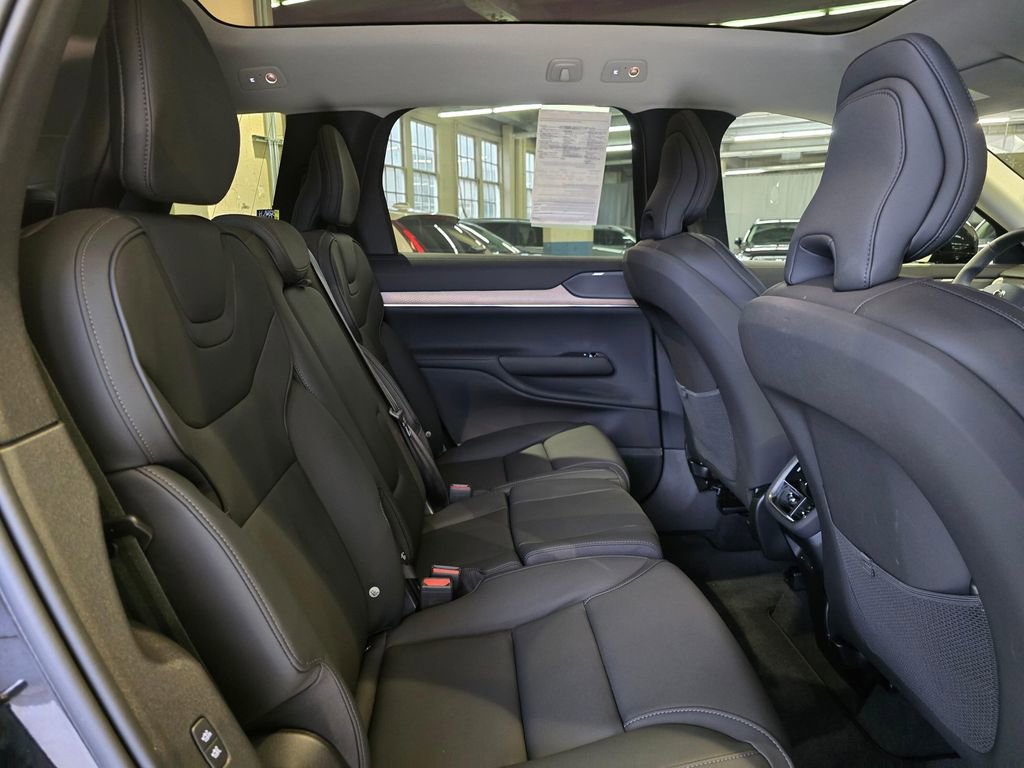 Certified 2025 Volvo EX90 Plus image 12