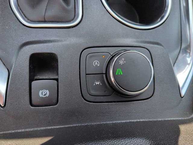 Used 2023 Chevrolet Traverse LT image 23