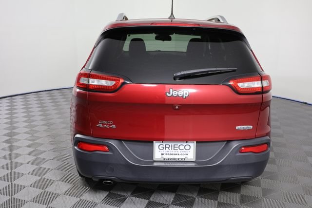 Used 2017 Jeep Cherokee Latitude AWD/4WD image 7
