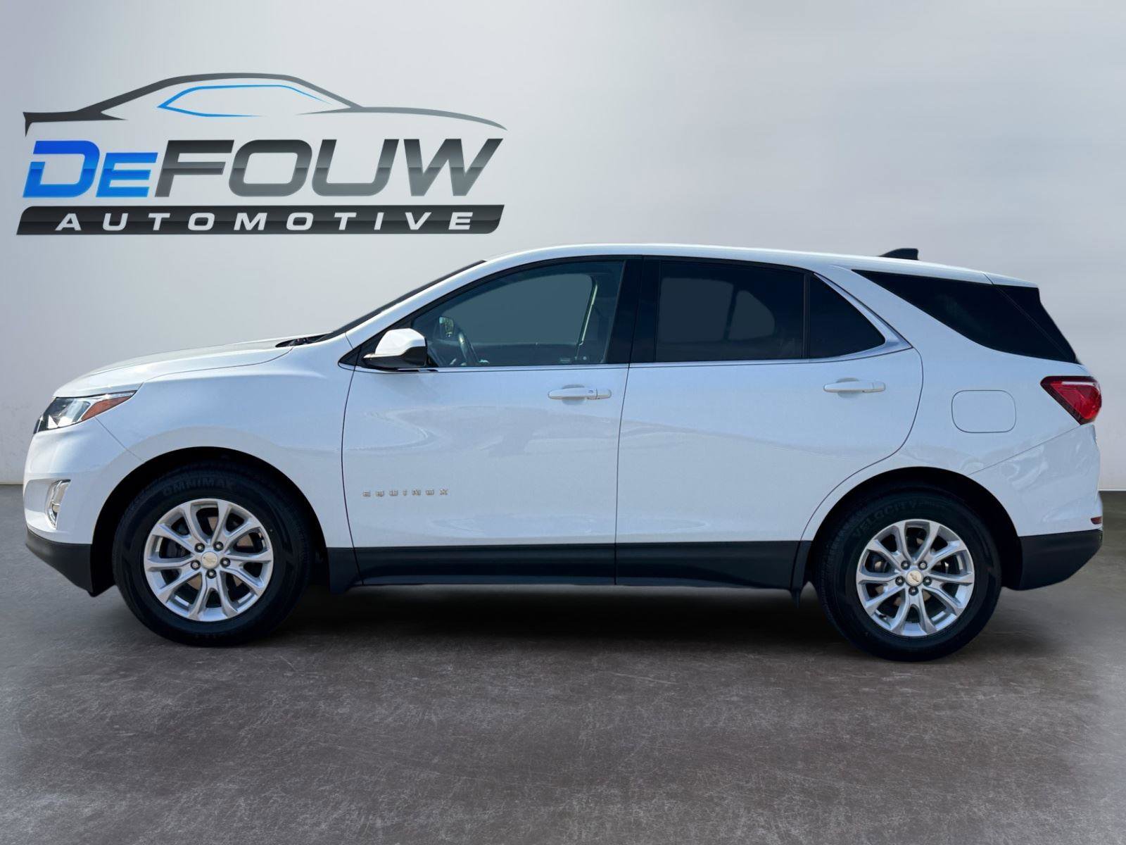Used 2020 Chevrolet Equinox LT w/ Driver Convenience Package image 6