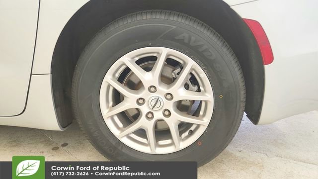 Used 2024 Chrysler Pacifica Touring-L image 25