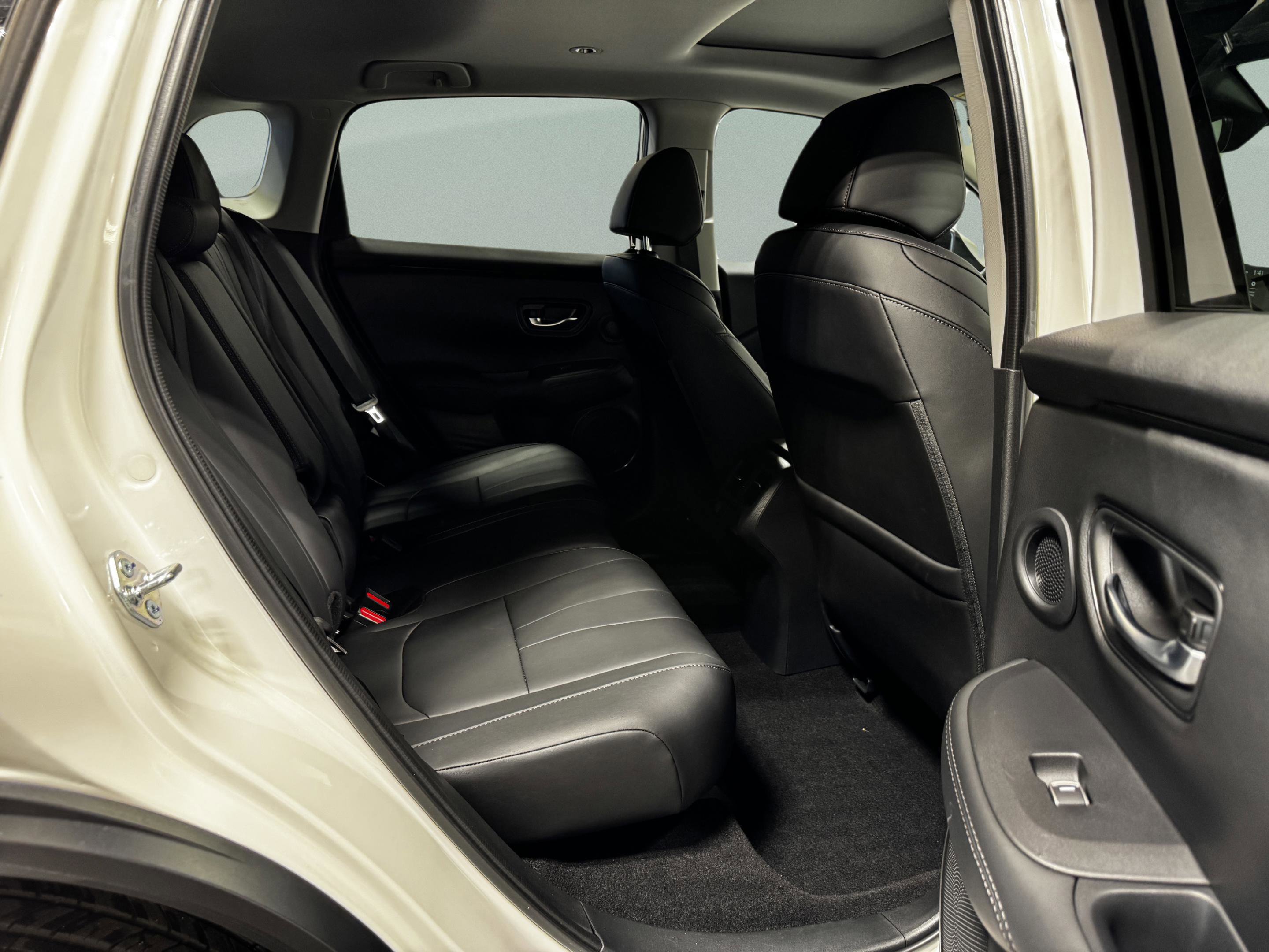 Certified 2025 Acura ADX AWD image 11