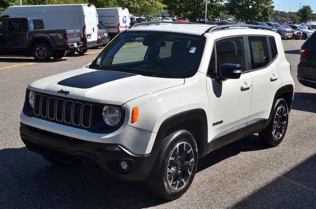 Used 2023 Jeep Renegade Latitude image 4