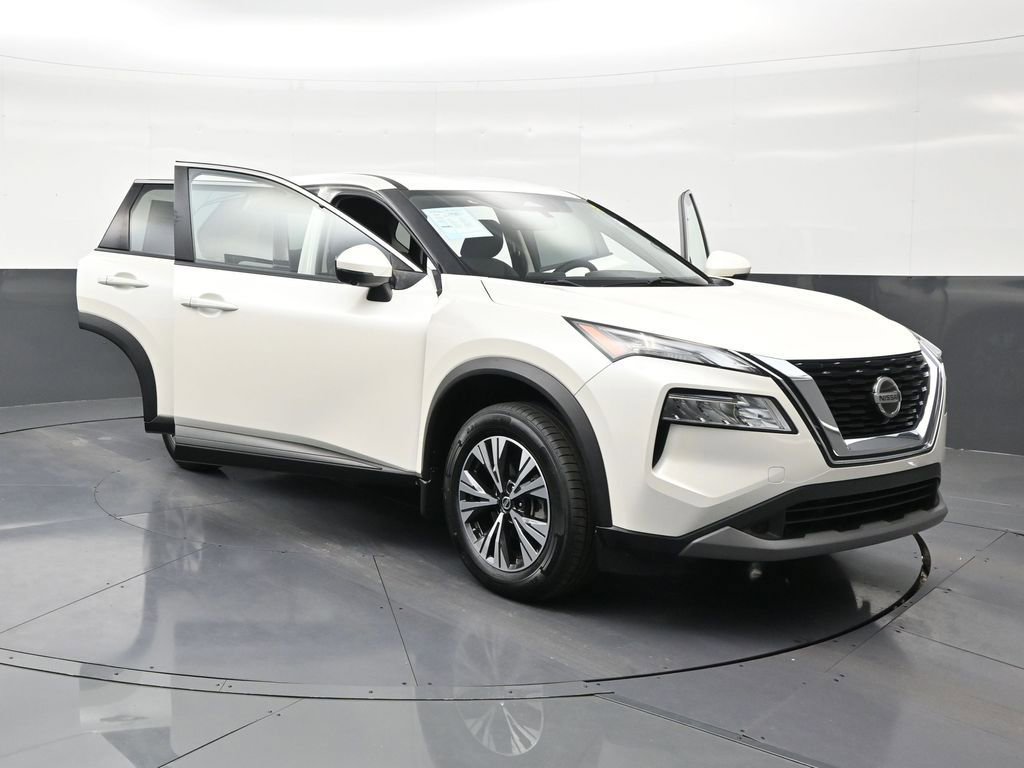 Used 2021 Nissan Rogue SV image 32