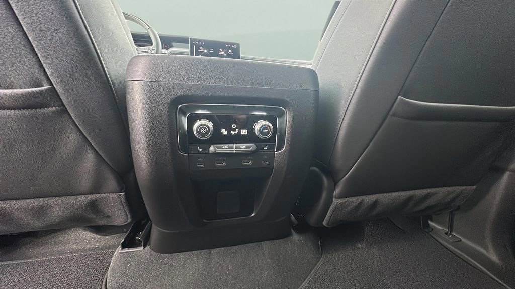 New 2026 GMC Yukon XL AT4 image 18