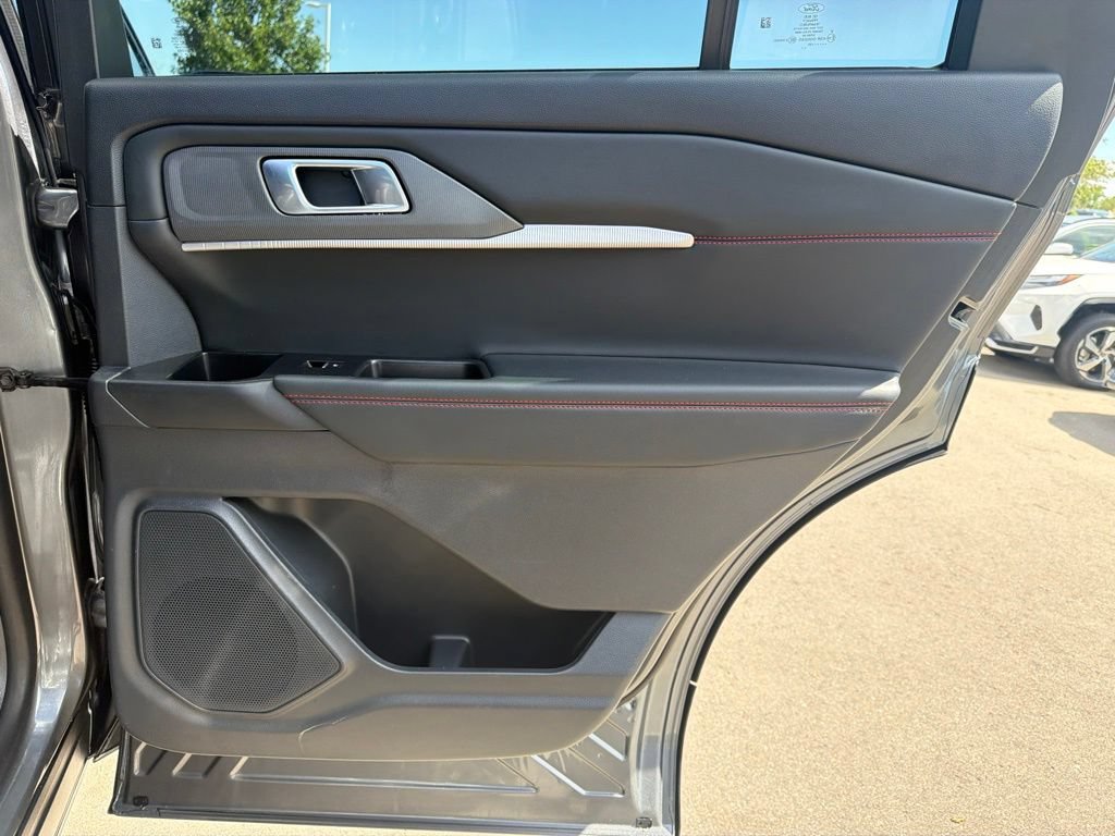 Used 2025 Ford Explorer ST-Line AWD/4WD image 12