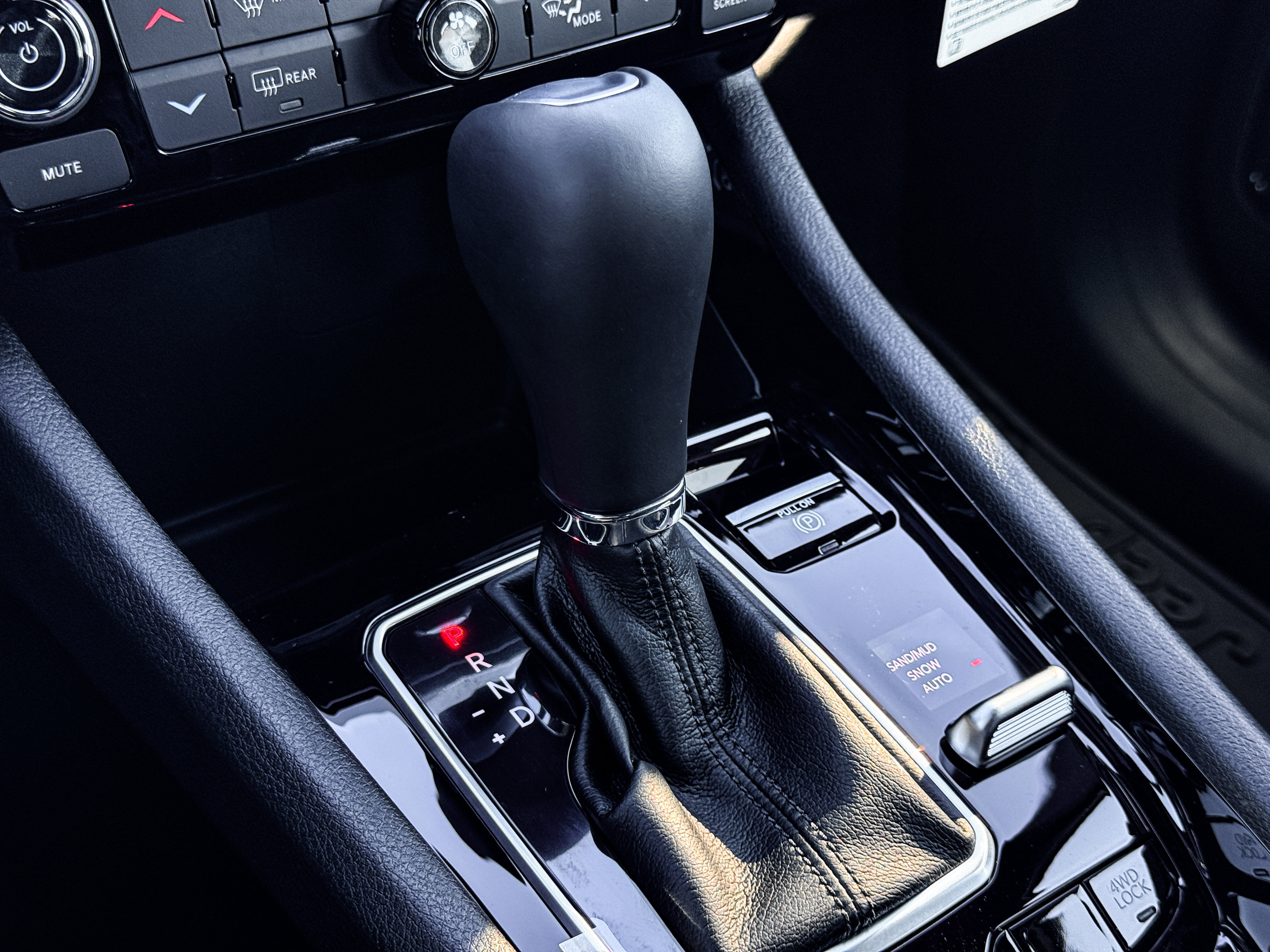 New 2026 Jeep Compass Latitude w/ Sun and Sound Group image 14