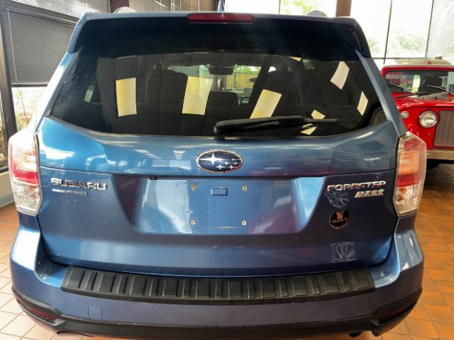 Used 2017 Subaru Forester 2.5i Premium w/ All-Weather Package AWD/4WD image 10