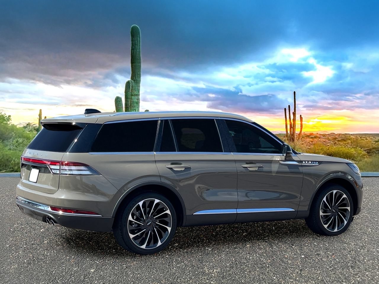 Used 2025 Lincoln Aviator Reserve w/ Equipment Group 201A AWD/4WD image 5
