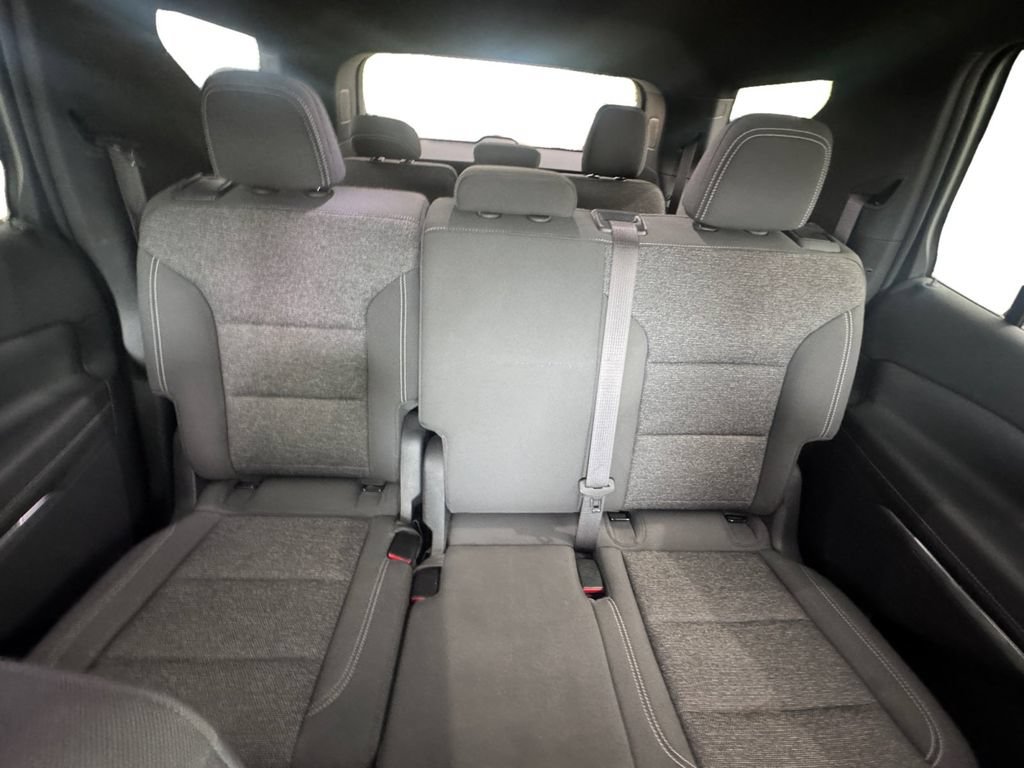 Used 2024 Chevrolet Traverse LS FWD image 17