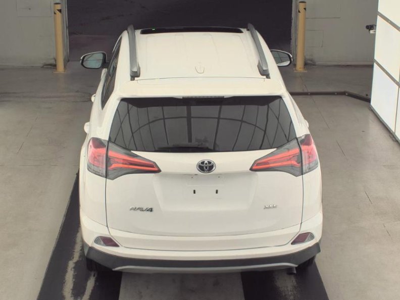 Used 2018 Toyota RAV4 XLE image 17