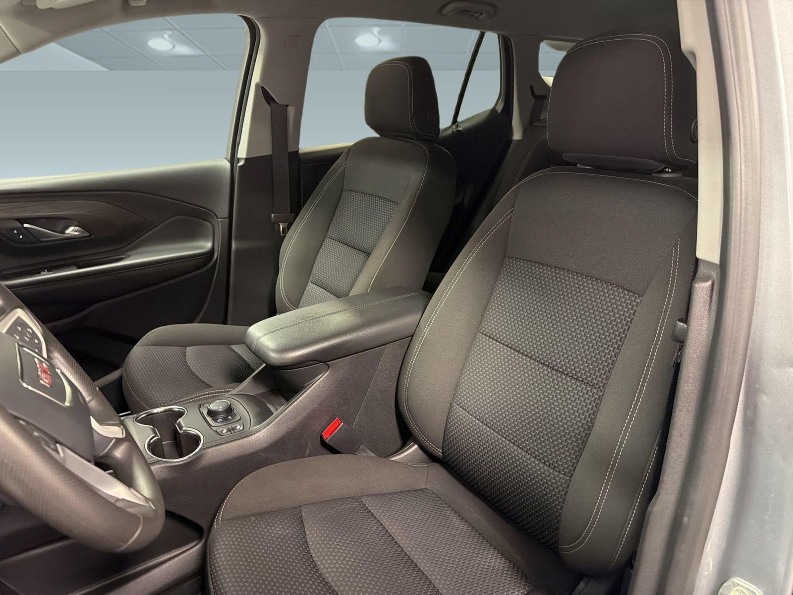 Used 2023 GMC Terrain SLE w/ Driver Convenience Package FWD image 22