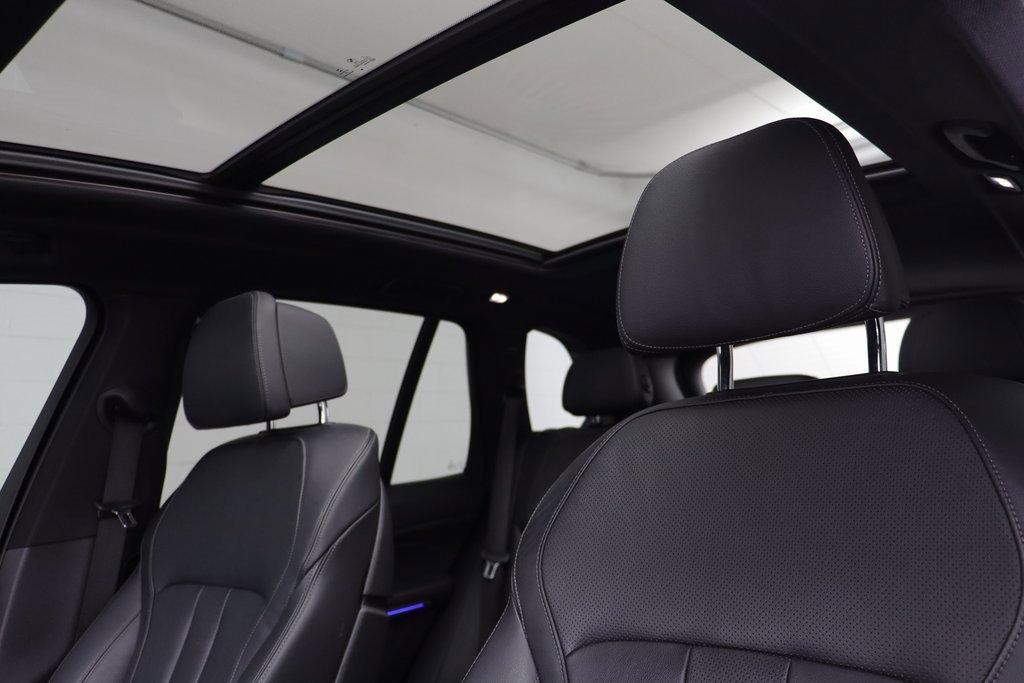 Used 2020 BMW X5 M50i w/ Premium Package image 12
