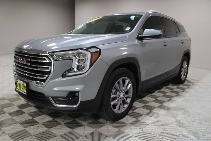 Used 2024 GMC Terrain SLT w/ Tech Package AWD/4WD image 7