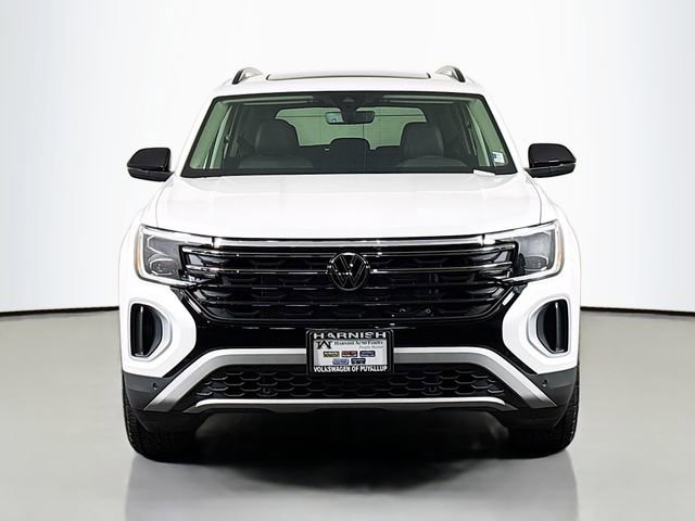 New 2026 Volkswagen Atlas Peak Edition AWD/4WD image 2