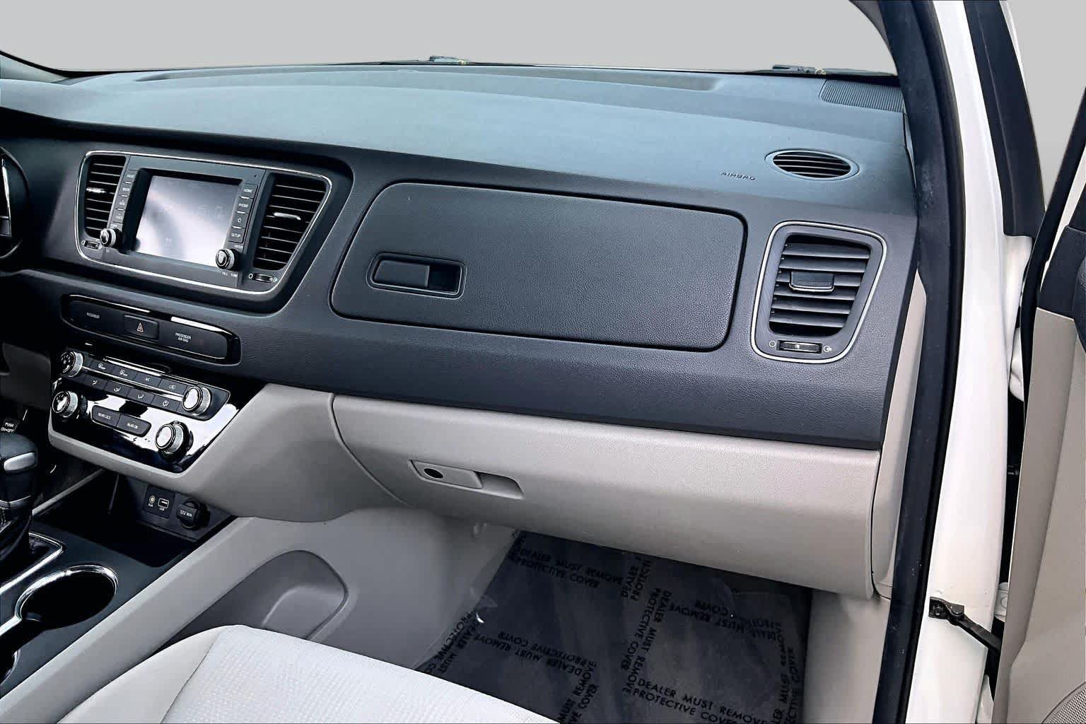 Used 2021 Kia Sedona LX FWD image 18